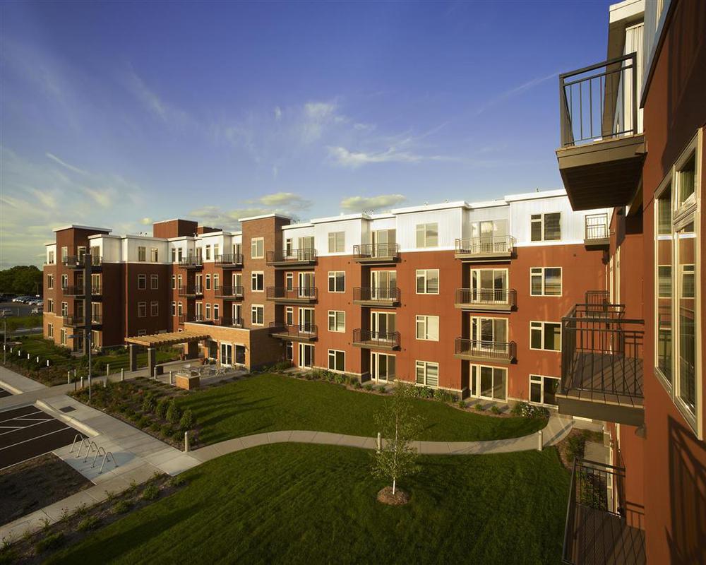 Execustay At York Place Apts イーダイナ エクステリア 写真