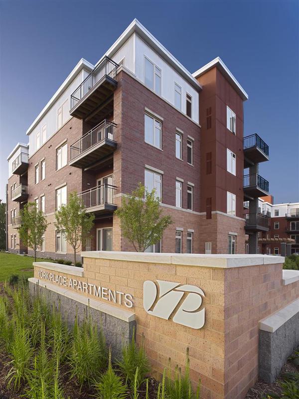 Execustay At York Place Apts イーダイナ エクステリア 写真